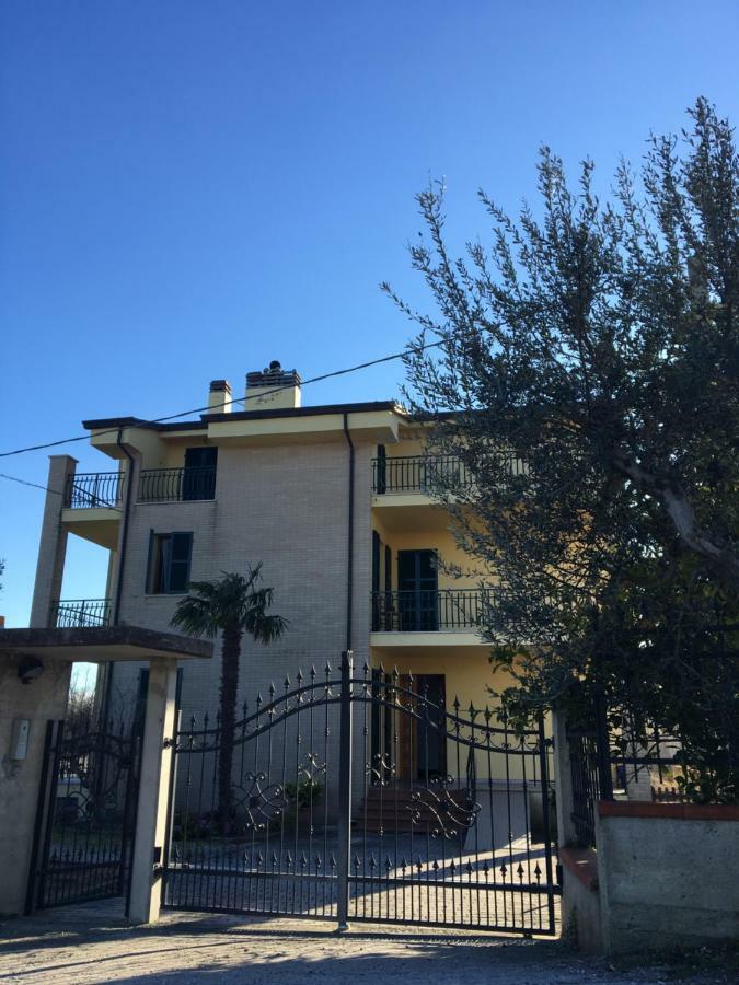 La Collina Di Emma Vila Massignano Exterior foto